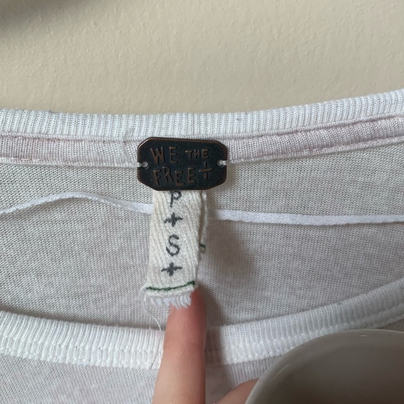 Free People we the free cream/pink reptile print high low oversized tee - Picture 2 of 7